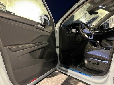 2026 Volkswagen Taos 1.5T SE Black