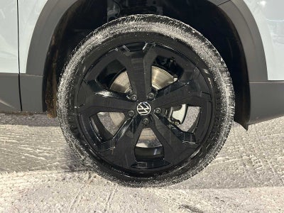 2026 Volkswagen Taos 1.5T SE Black