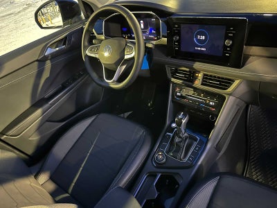 2026 Volkswagen Taos 1.5T SE Black