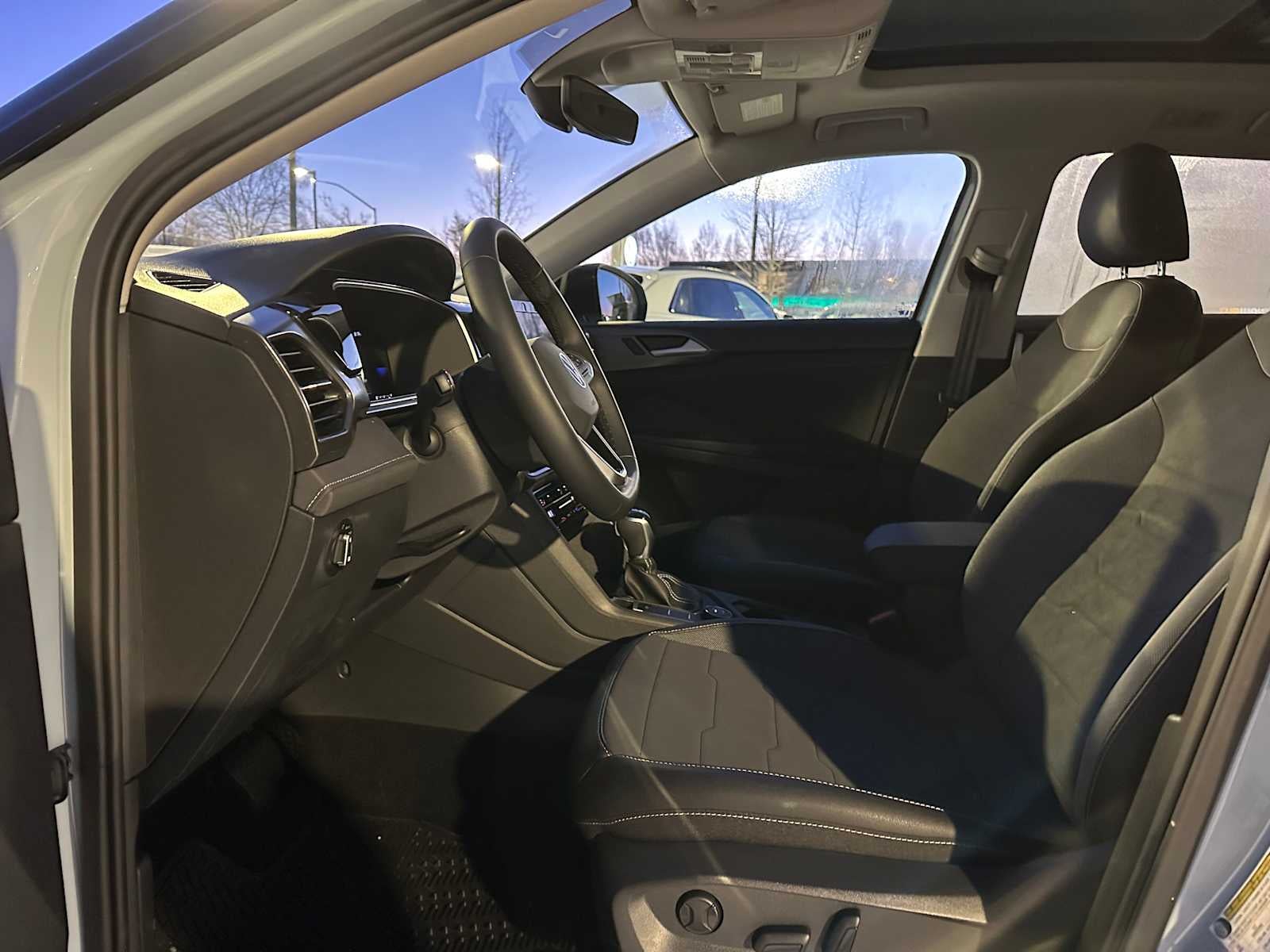 2026 Volkswagen Taos 1.5T SE Black