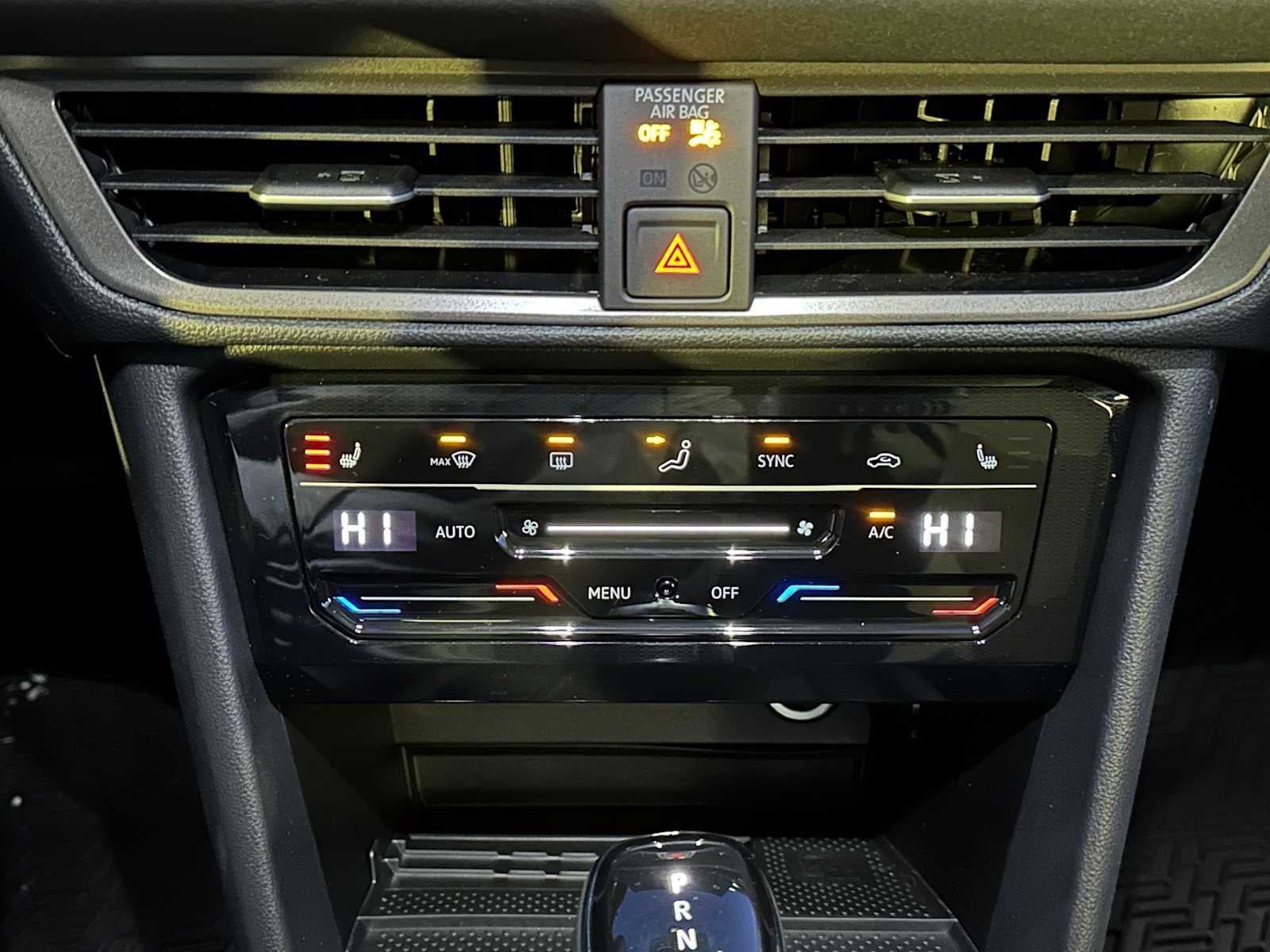 2026 Volkswagen Taos 1.5T SE Black