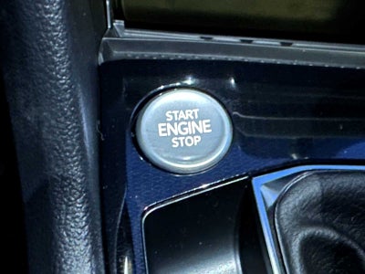 2026 Volkswagen Taos 1.5T SE Black