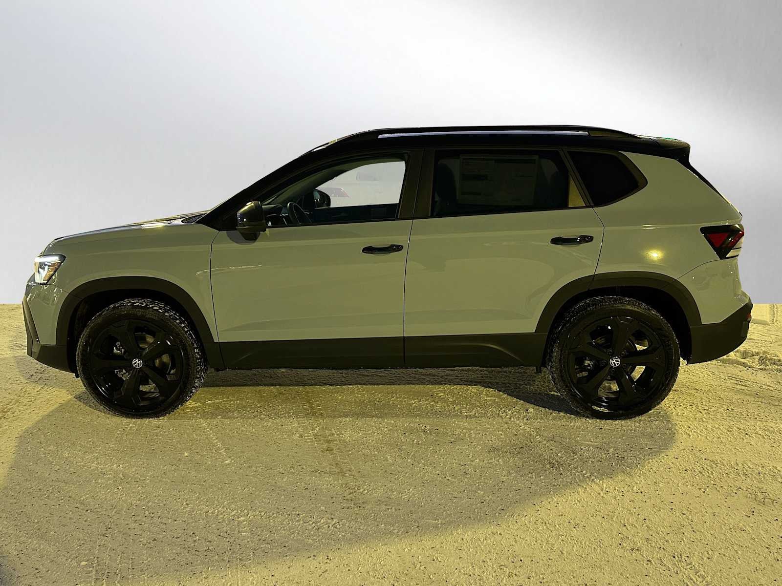 2026 Volkswagen Taos 1.5T SE Black