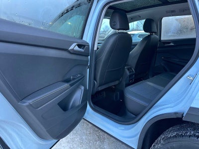 2026 Volkswagen Taos 1.5T SE Black