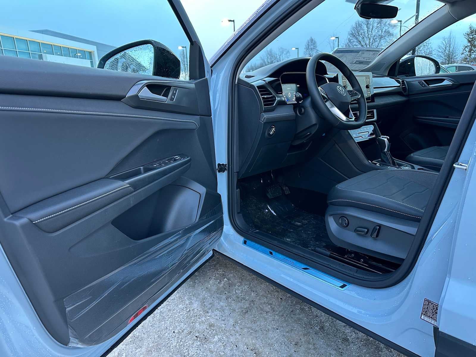 2026 Volkswagen Taos 1.5T SE Black