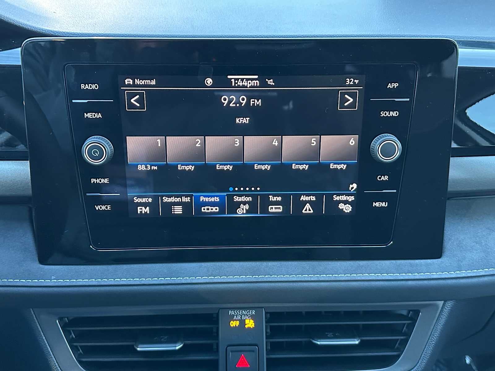 2026 Volkswagen Taos 1.5T SE Black