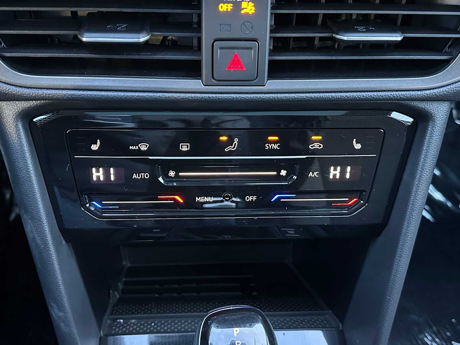 2026 Volkswagen Taos 1.5T SE Black