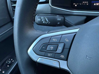 2026 Volkswagen Taos 1.5T SE Black