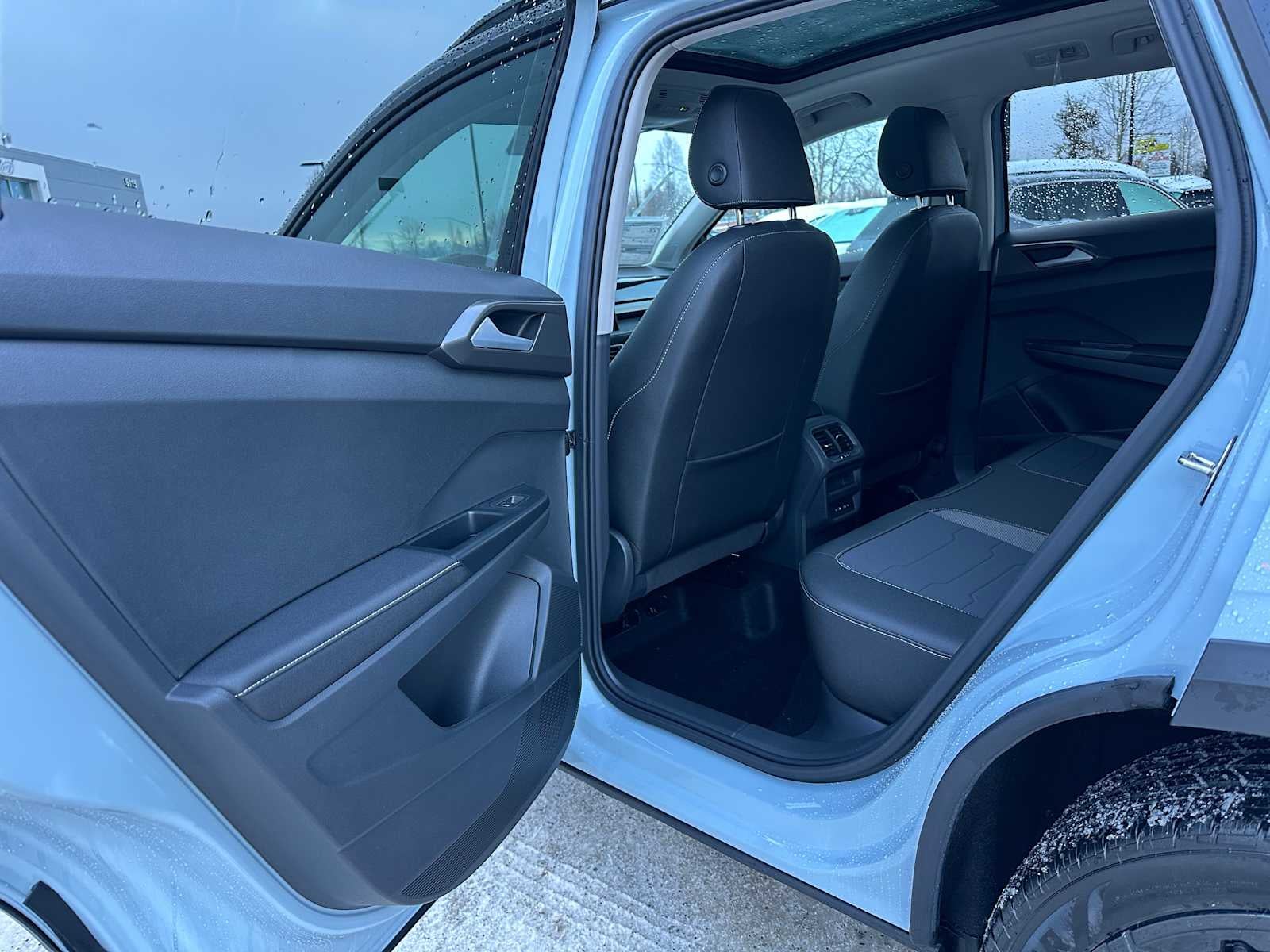 2026 Volkswagen Taos 1.5T SE Black