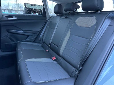 2026 Volkswagen Taos 1.5T SE Black