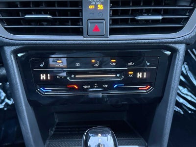 2026 Volkswagen Taos 1.5T SE Black