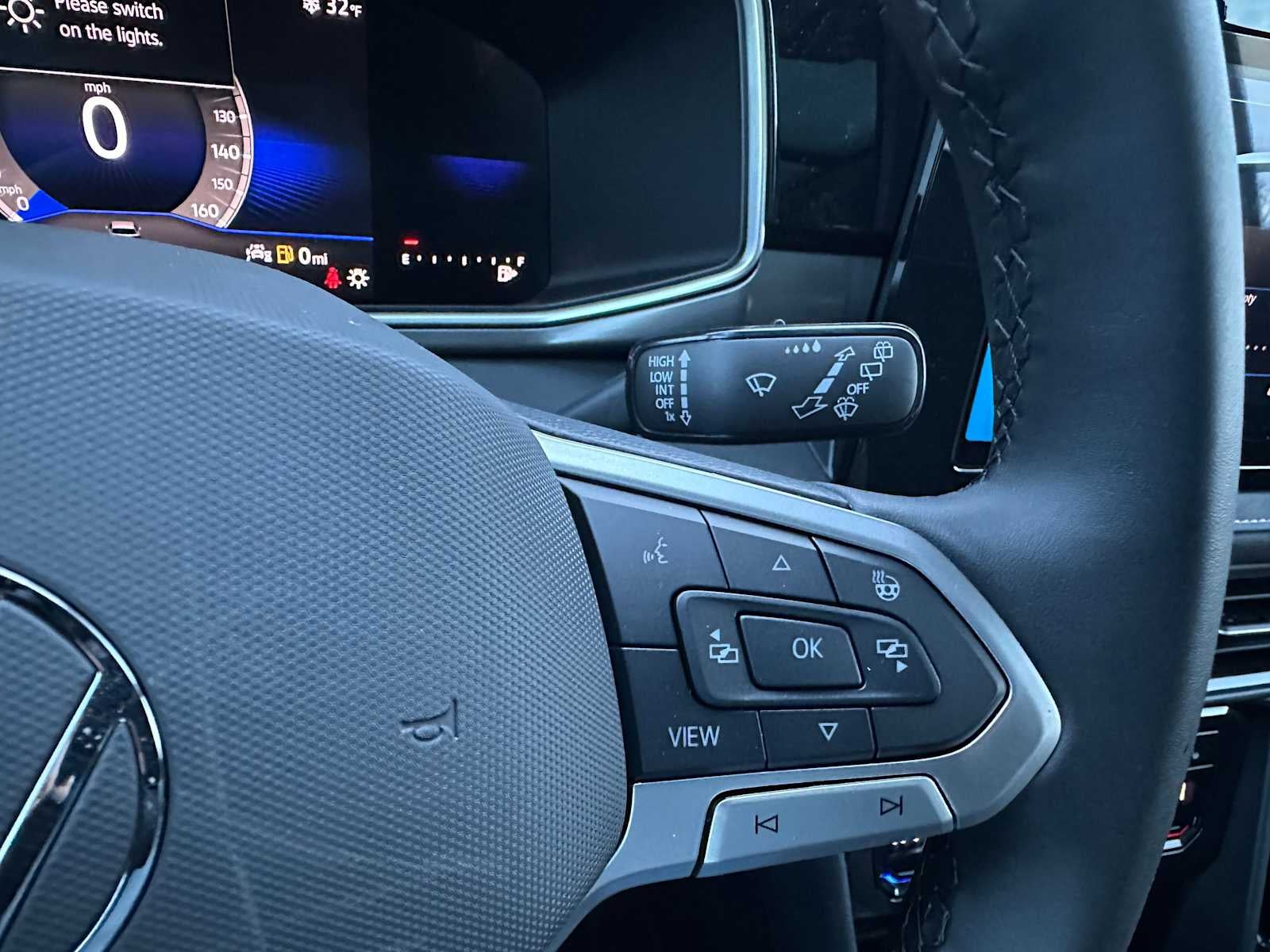 2026 Volkswagen Taos 1.5T SE Black