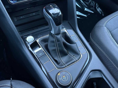 2026 Volkswagen Taos 1.5T SE Black