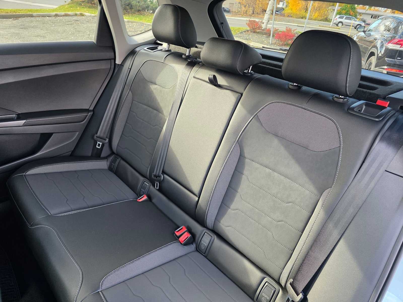 2027 Volkswagen Taos SE BLACK