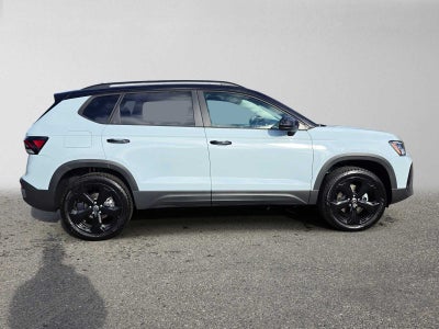 2027 Volkswagen Taos SE BLACK