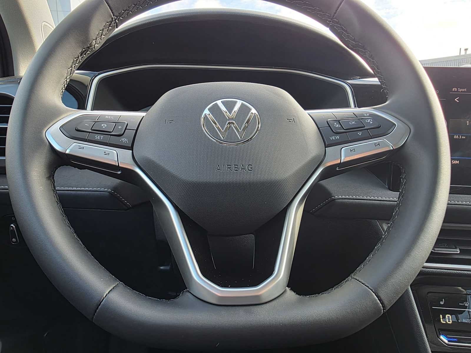 2027 Volkswagen Taos SE BLACK