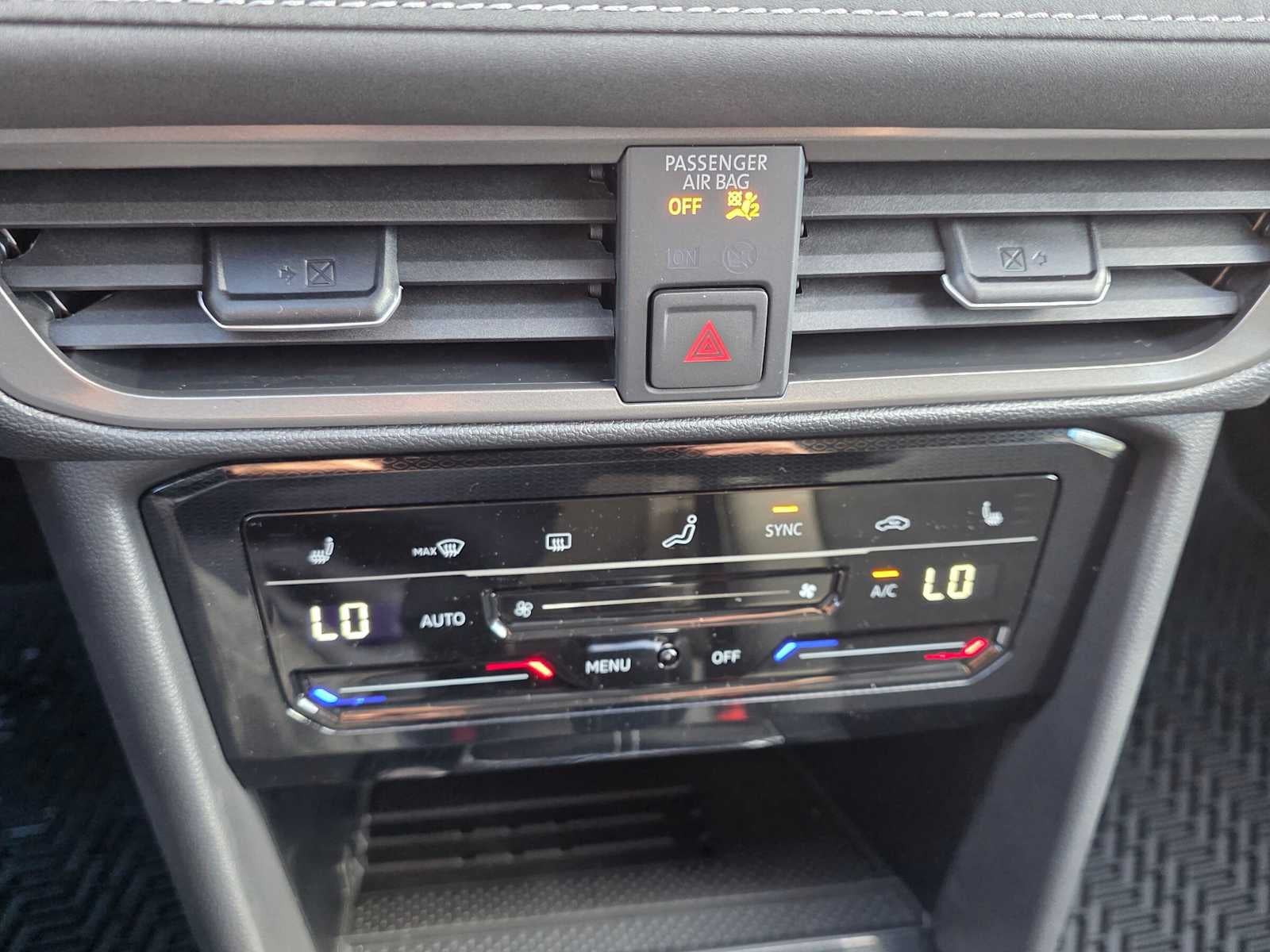 2027 Volkswagen Taos SE BLACK