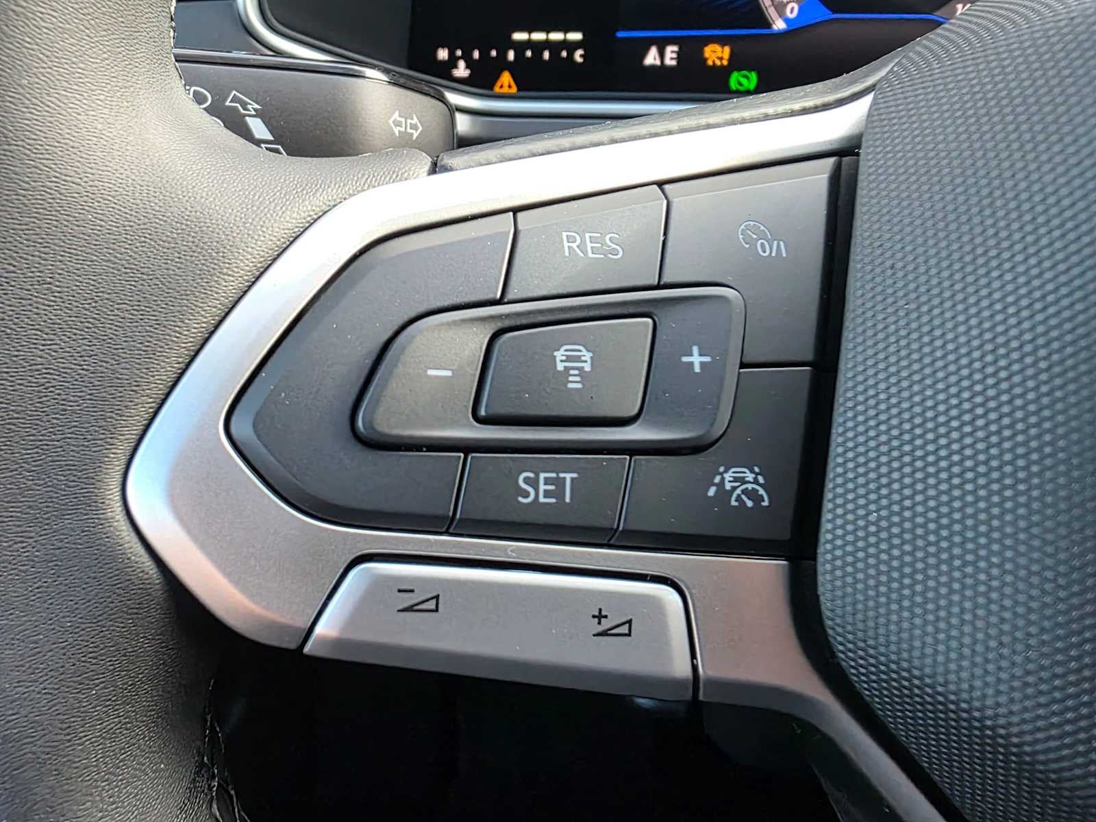 2027 Volkswagen Taos SE BLACK