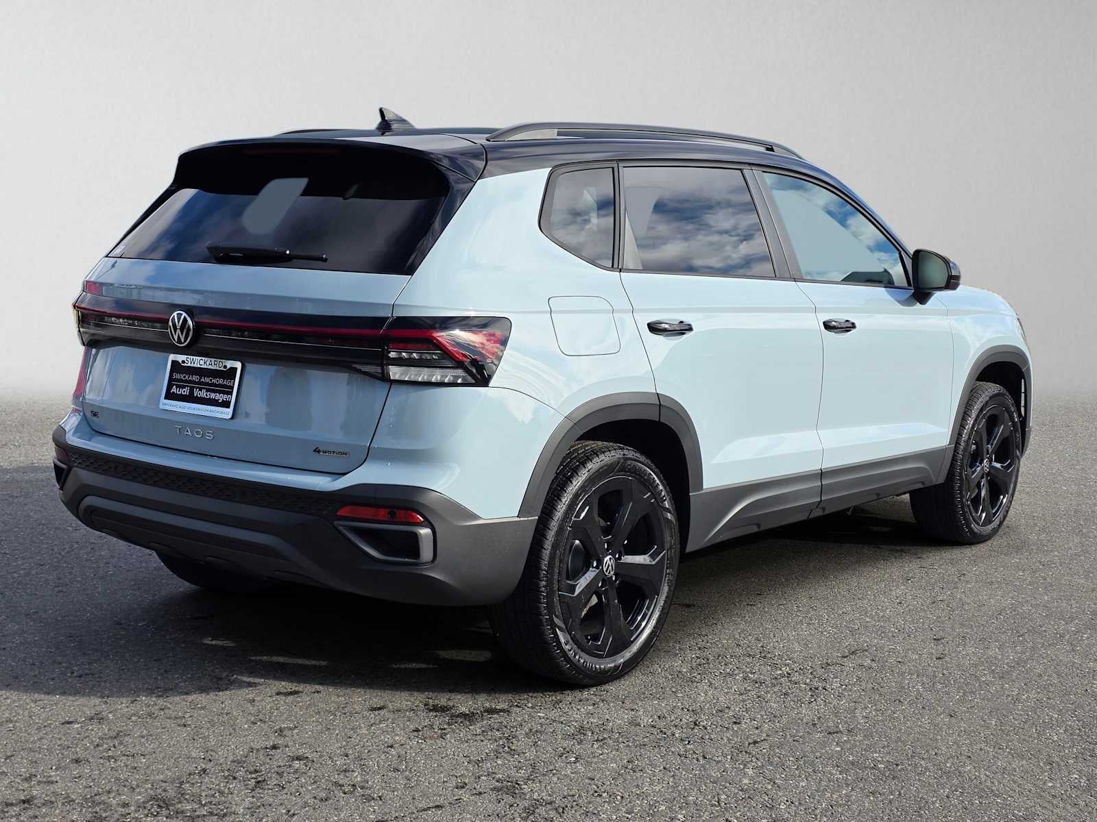 2027 Volkswagen Taos SE BLACK