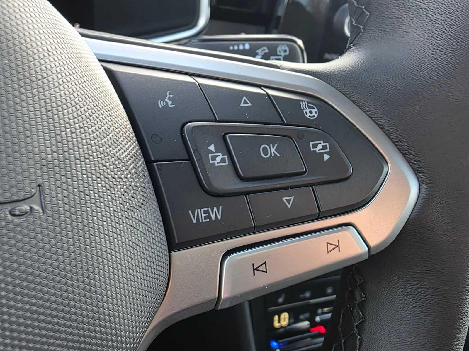2027 Volkswagen Taos SE BLACK