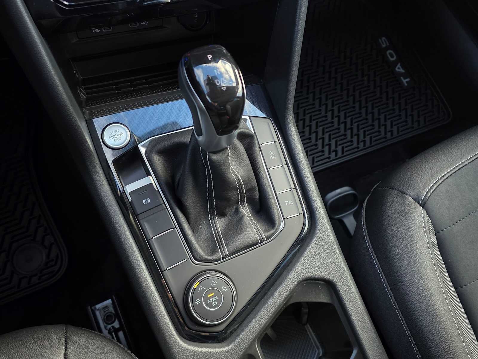 2027 Volkswagen Taos SE BLACK