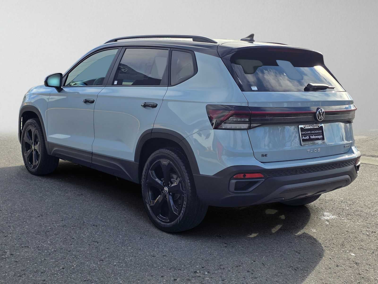 2027 Volkswagen Taos SE BLACK