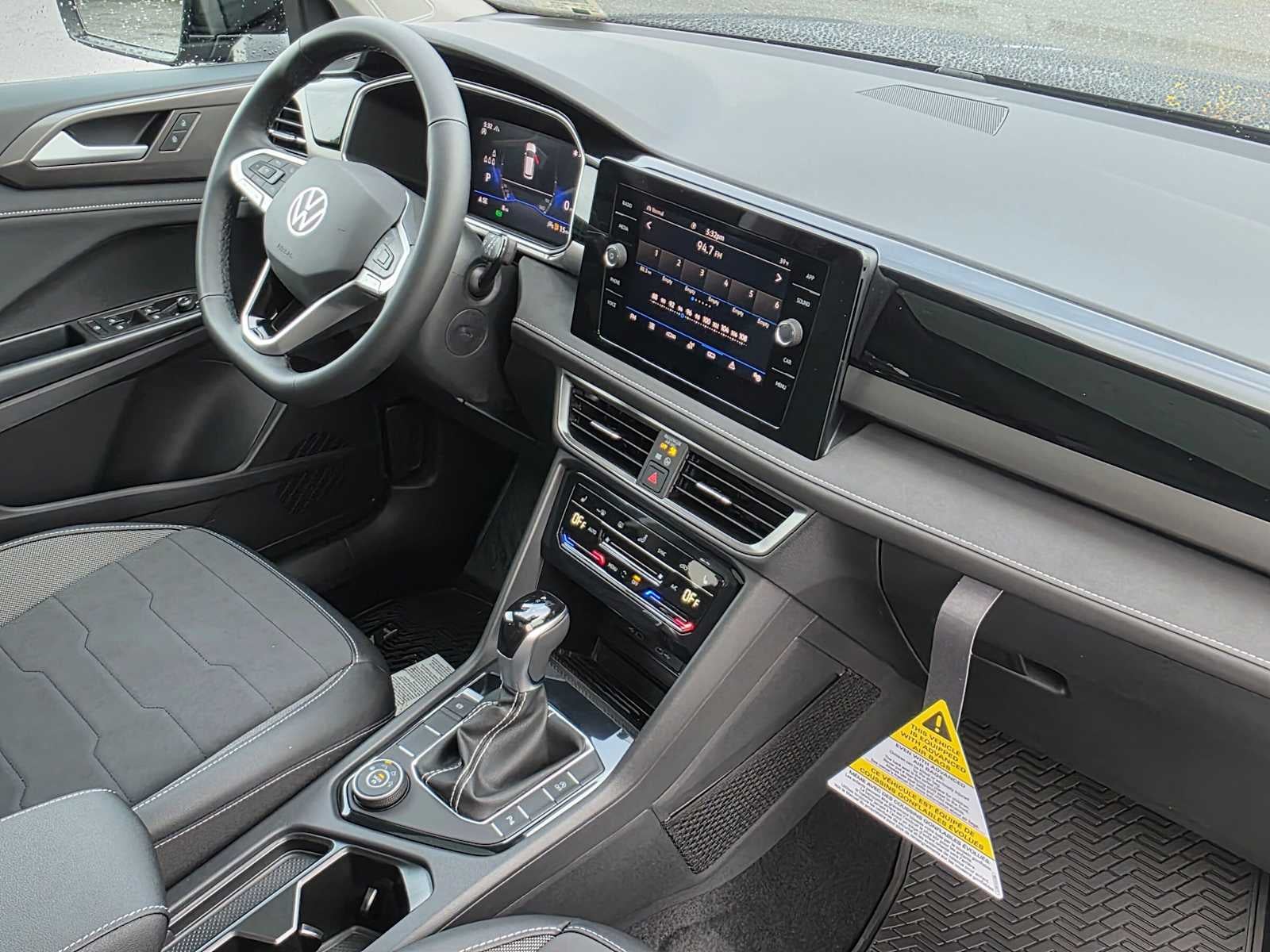 2027 Volkswagen Taos SE Black 4MOTION