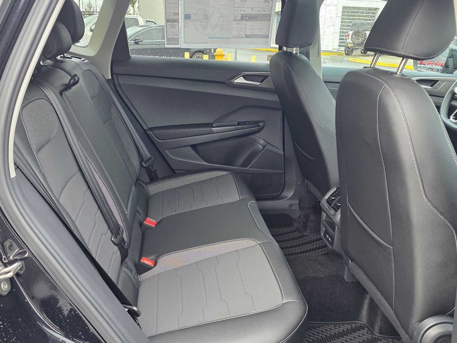 2027 Volkswagen Taos SE Black 4MOTION