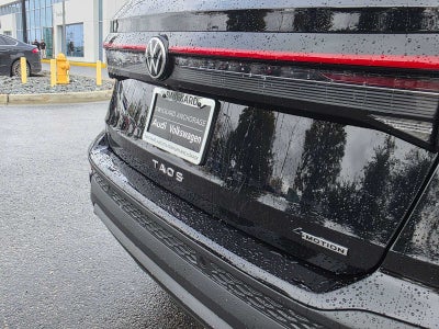 2027 Volkswagen Taos SE Black 4MOTION