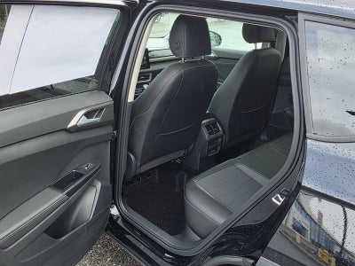 2027 Volkswagen Taos SE Black 4MOTION