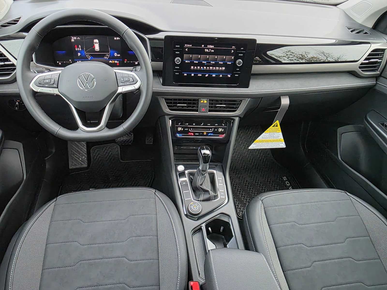 2027 Volkswagen Taos SE Black 4MOTION