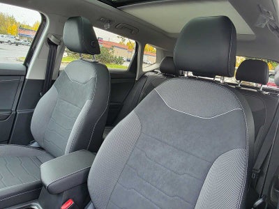 2027 Volkswagen Taos SE Black 4MOTION