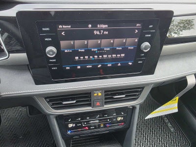 2027 Volkswagen Taos SE Black 4MOTION