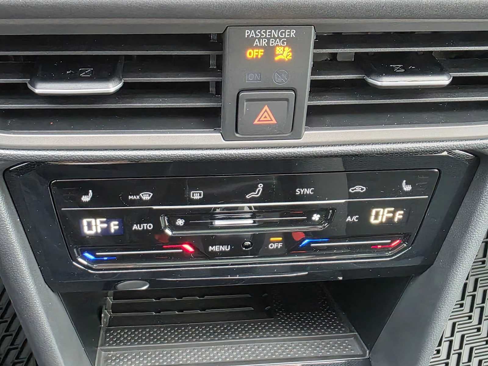2027 Volkswagen Taos SE Black 4MOTION