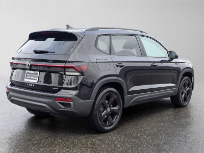 2027 Volkswagen Taos SE Black 4MOTION