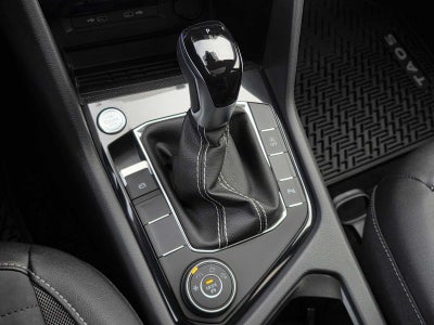 2027 Volkswagen Taos SE Black 4MOTION