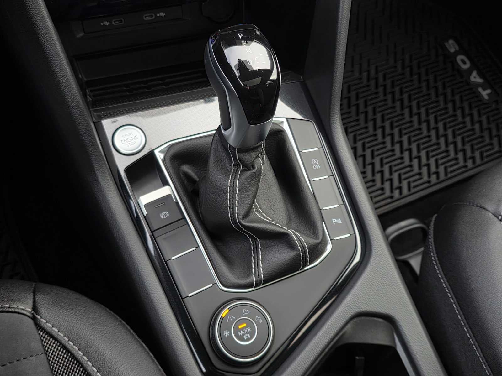 2027 Volkswagen Taos SE Black 4MOTION