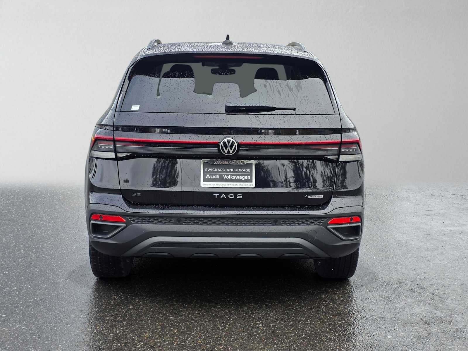 2027 Volkswagen Taos SE Black 4MOTION