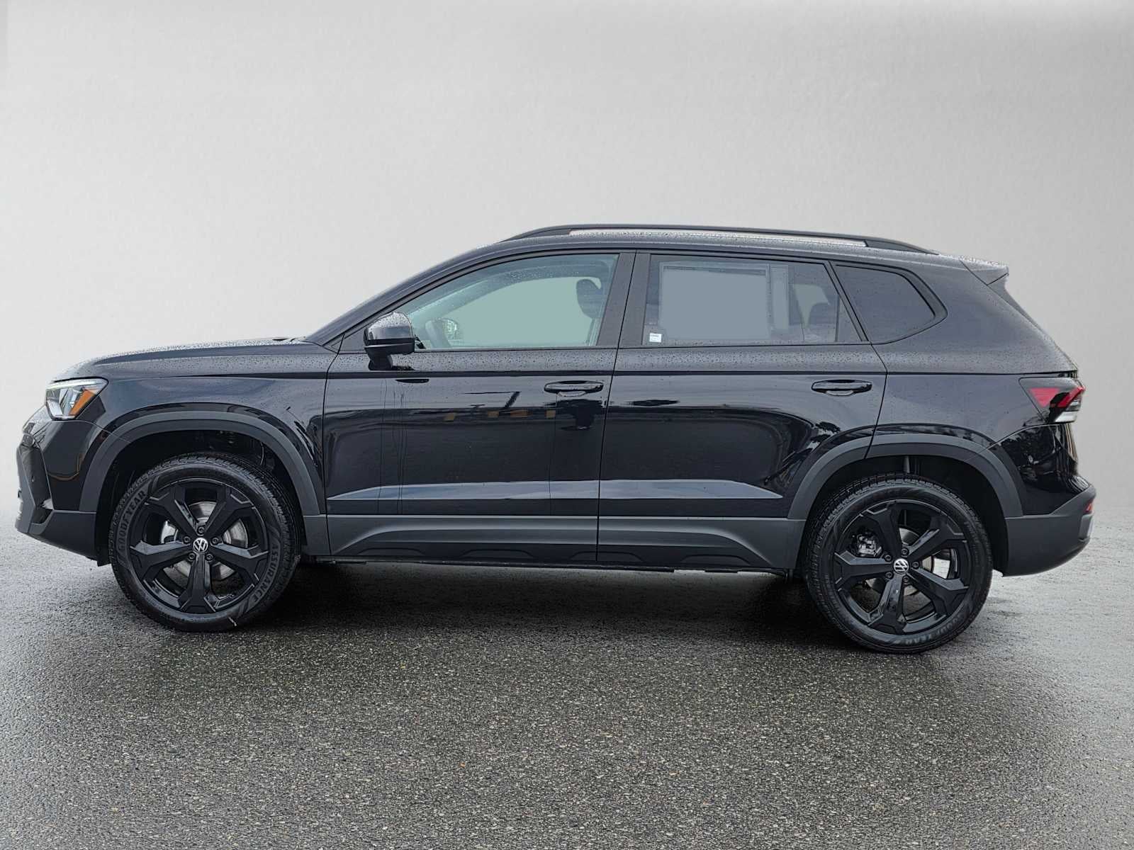 2027 Volkswagen Taos SE Black 4MOTION