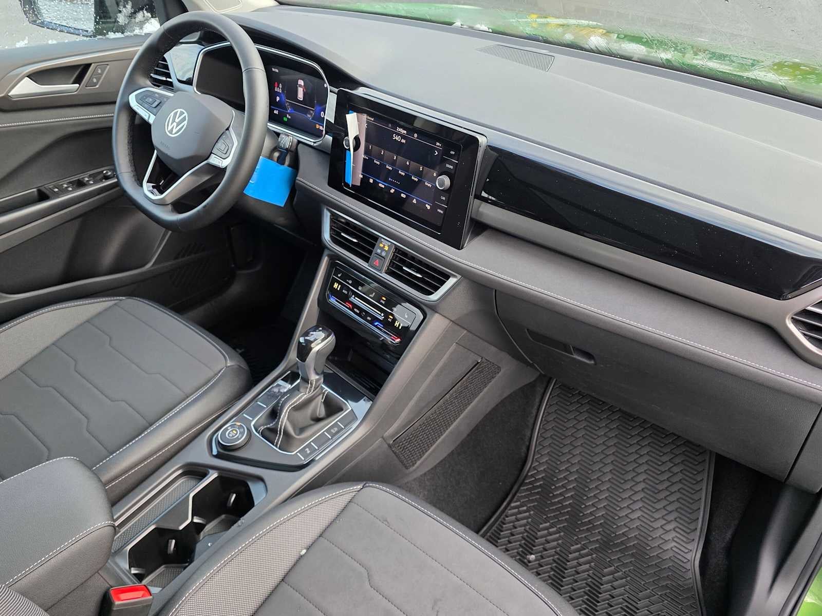 2027 Volkswagen Taos SE BLACK