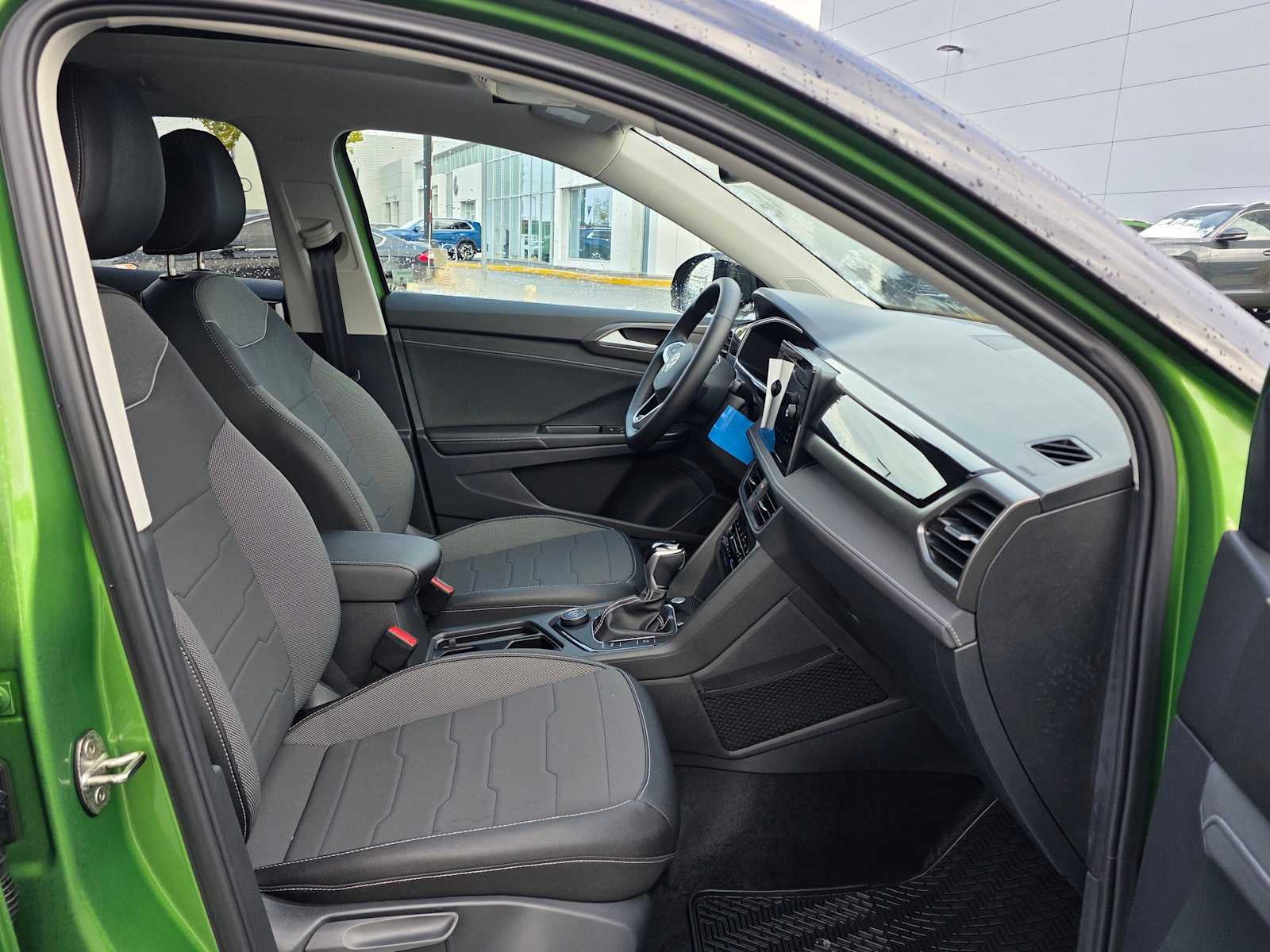 2027 Volkswagen Taos SE BLACK