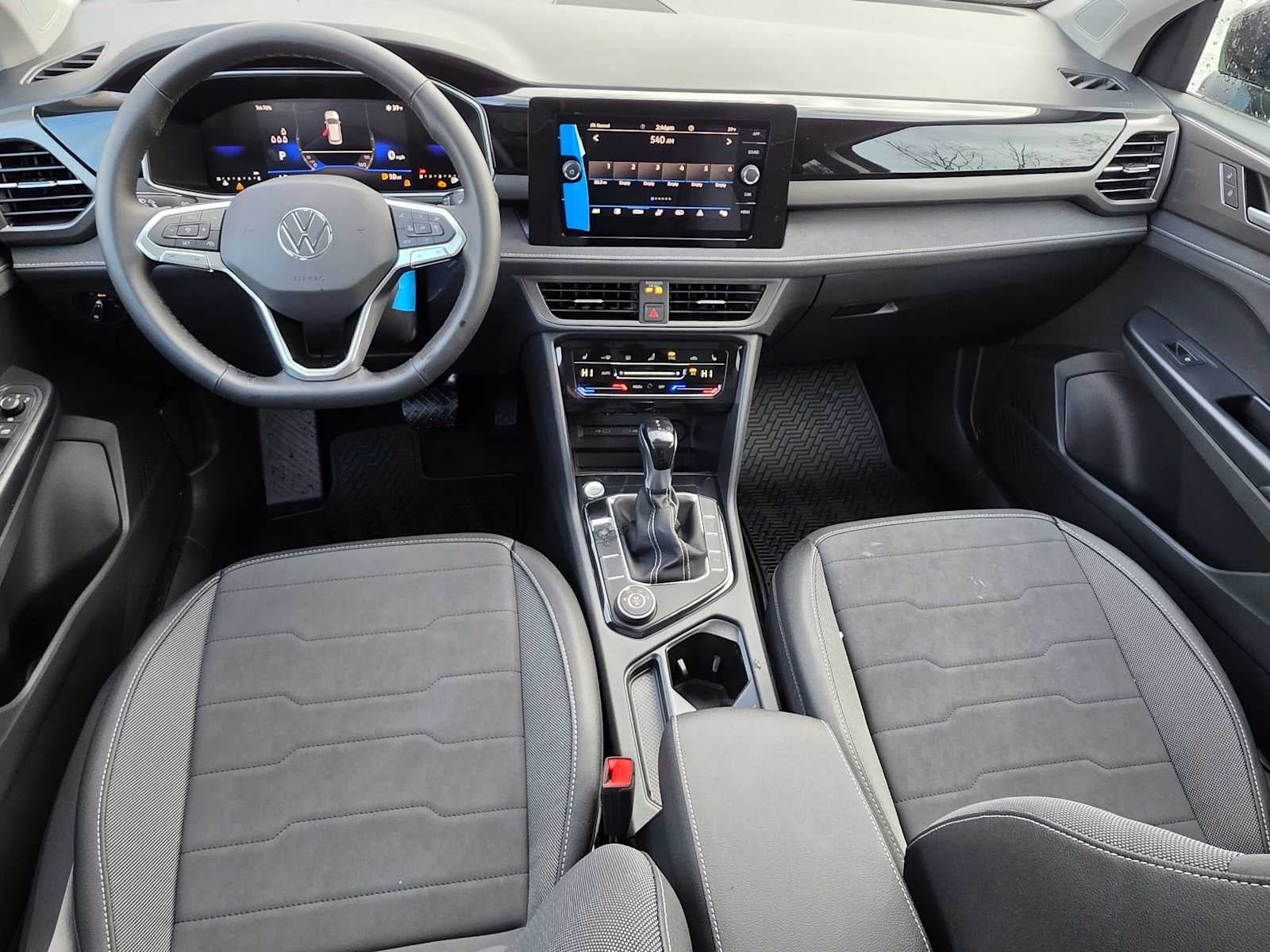 2027 Volkswagen Taos SE BLACK