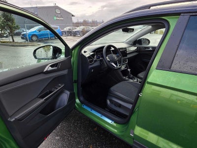 2027 Volkswagen Taos SE BLACK