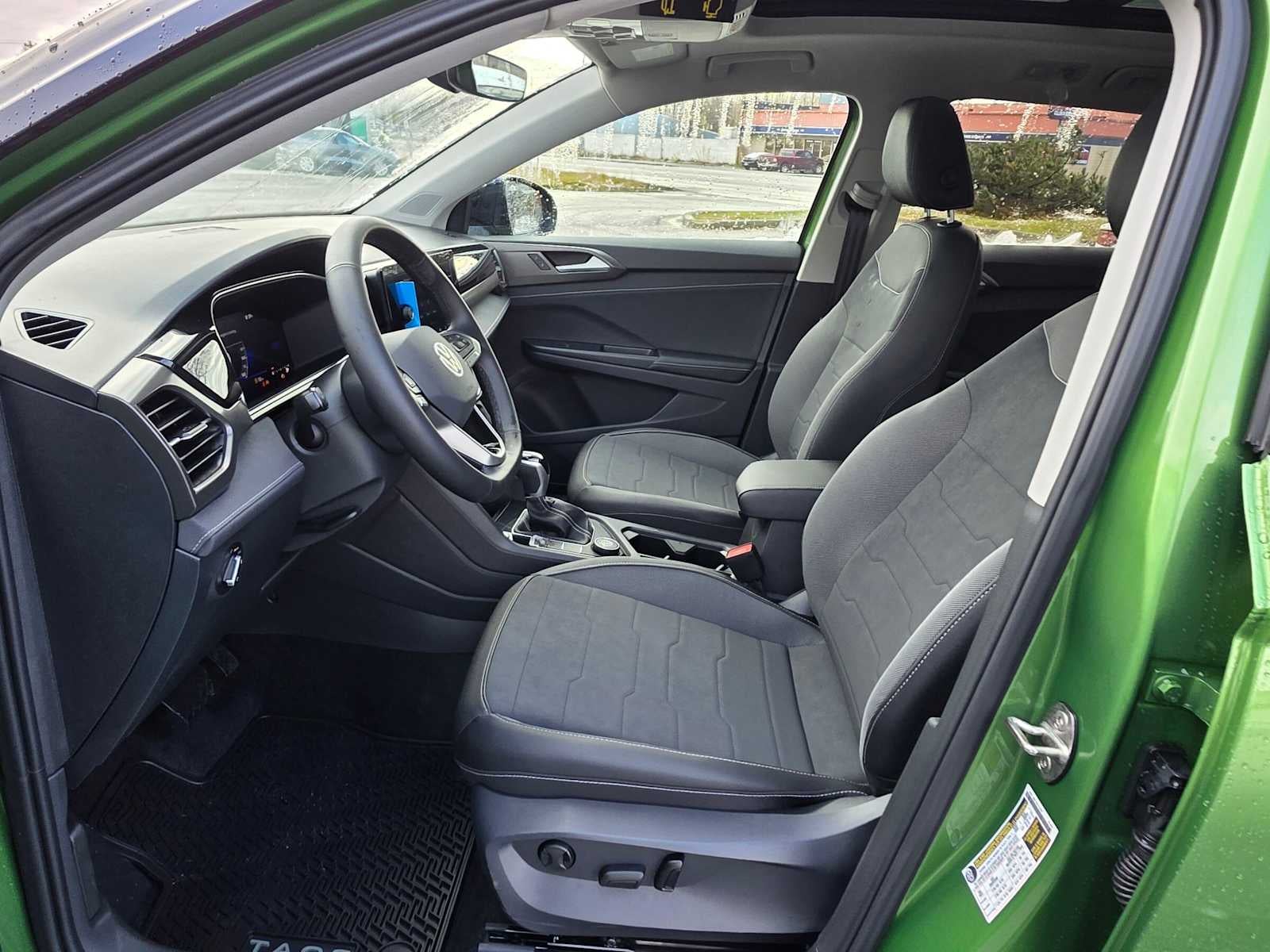 2027 Volkswagen Taos SE BLACK