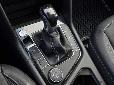 2027 Volkswagen Taos SE BLACK