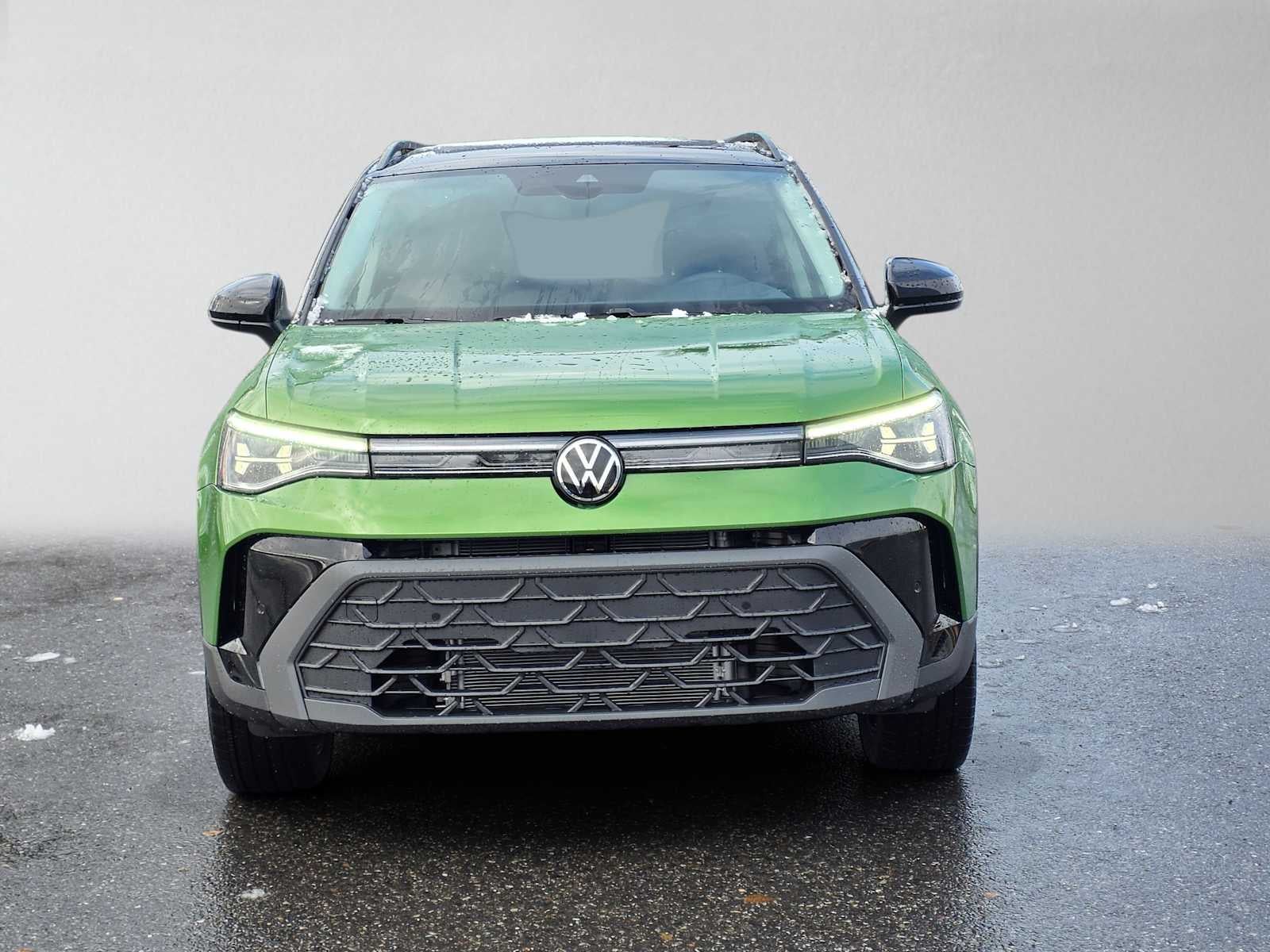 2027 Volkswagen Taos SE BLACK