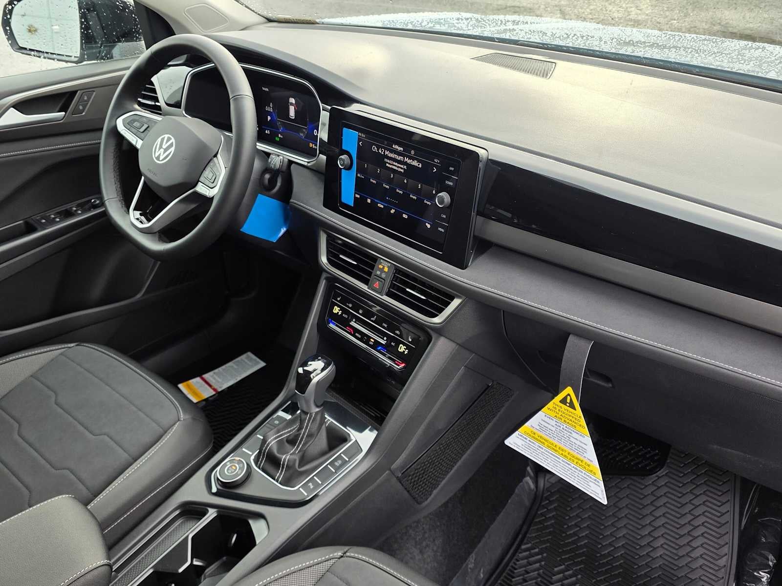 2027 Volkswagen Taos SE BLACK