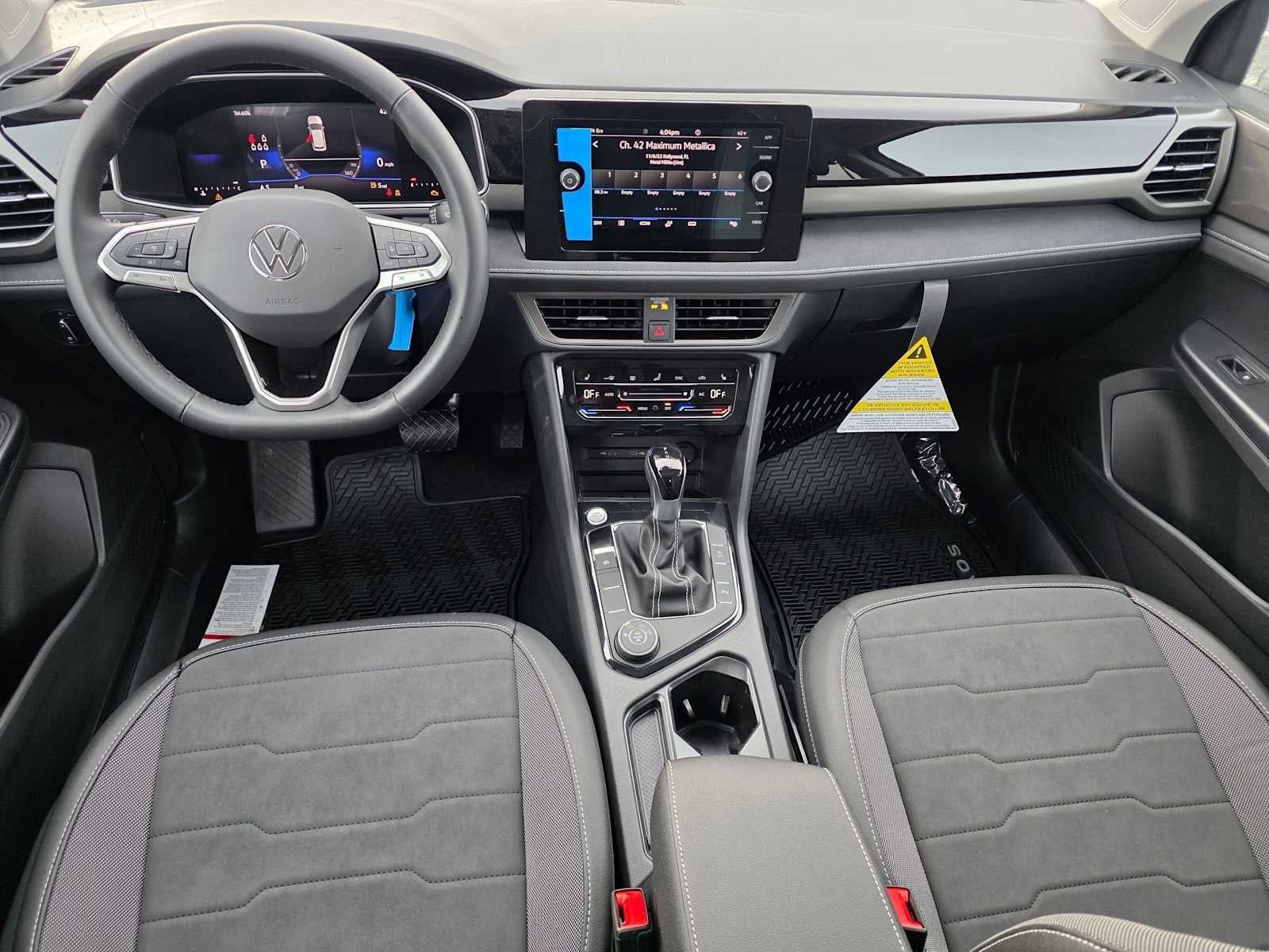 2027 Volkswagen Taos SE BLACK