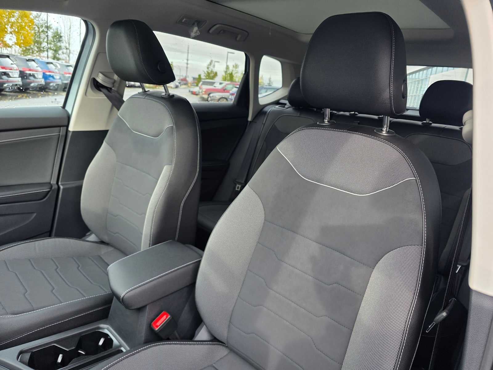 2027 Volkswagen Taos SE BLACK