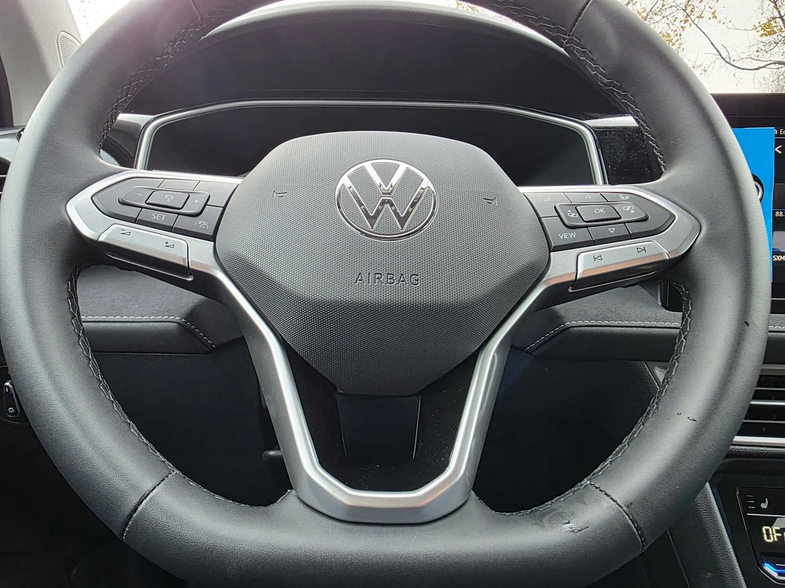 2027 Volkswagen Taos SE BLACK